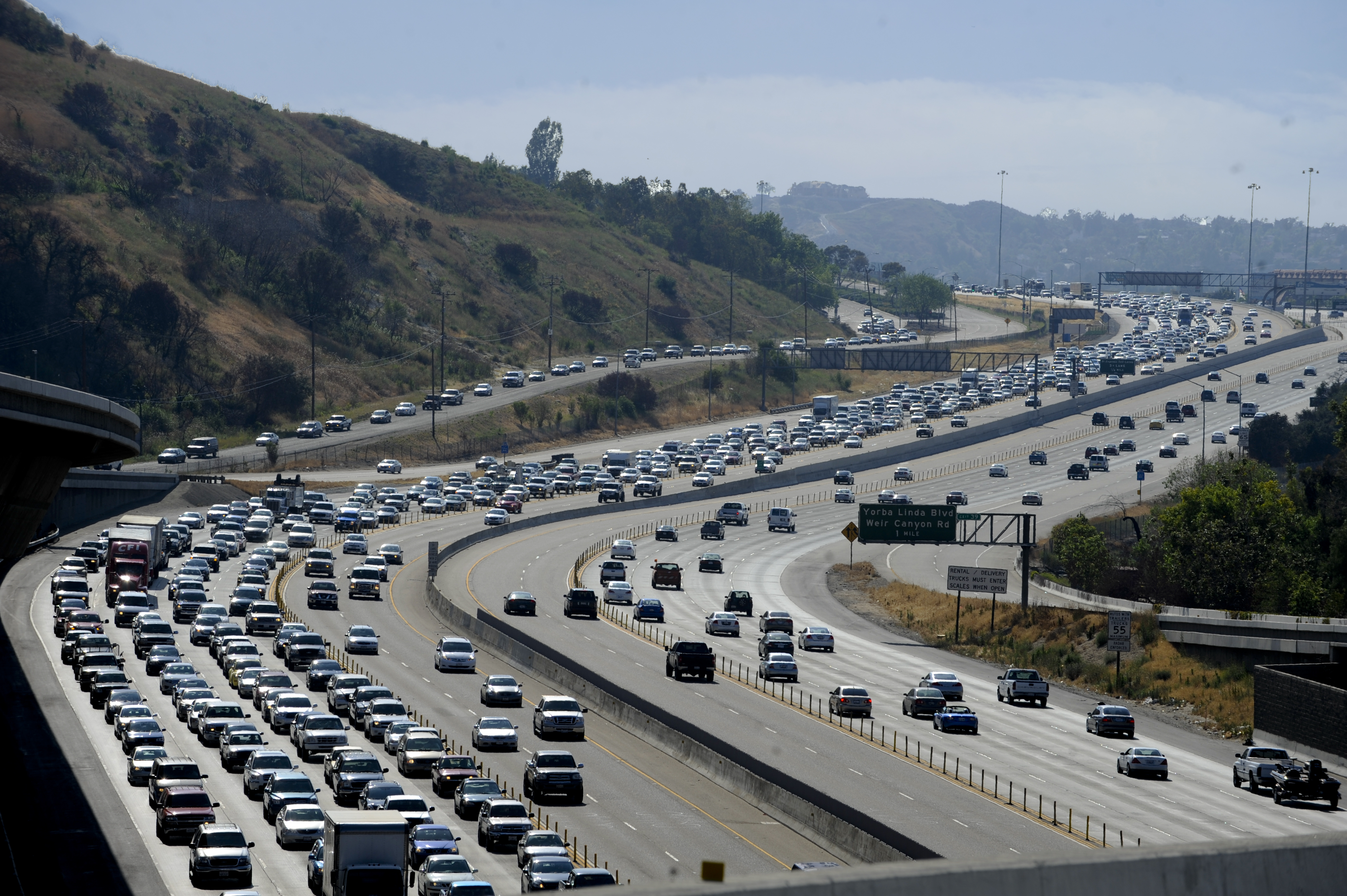 Congestion on free use lanes