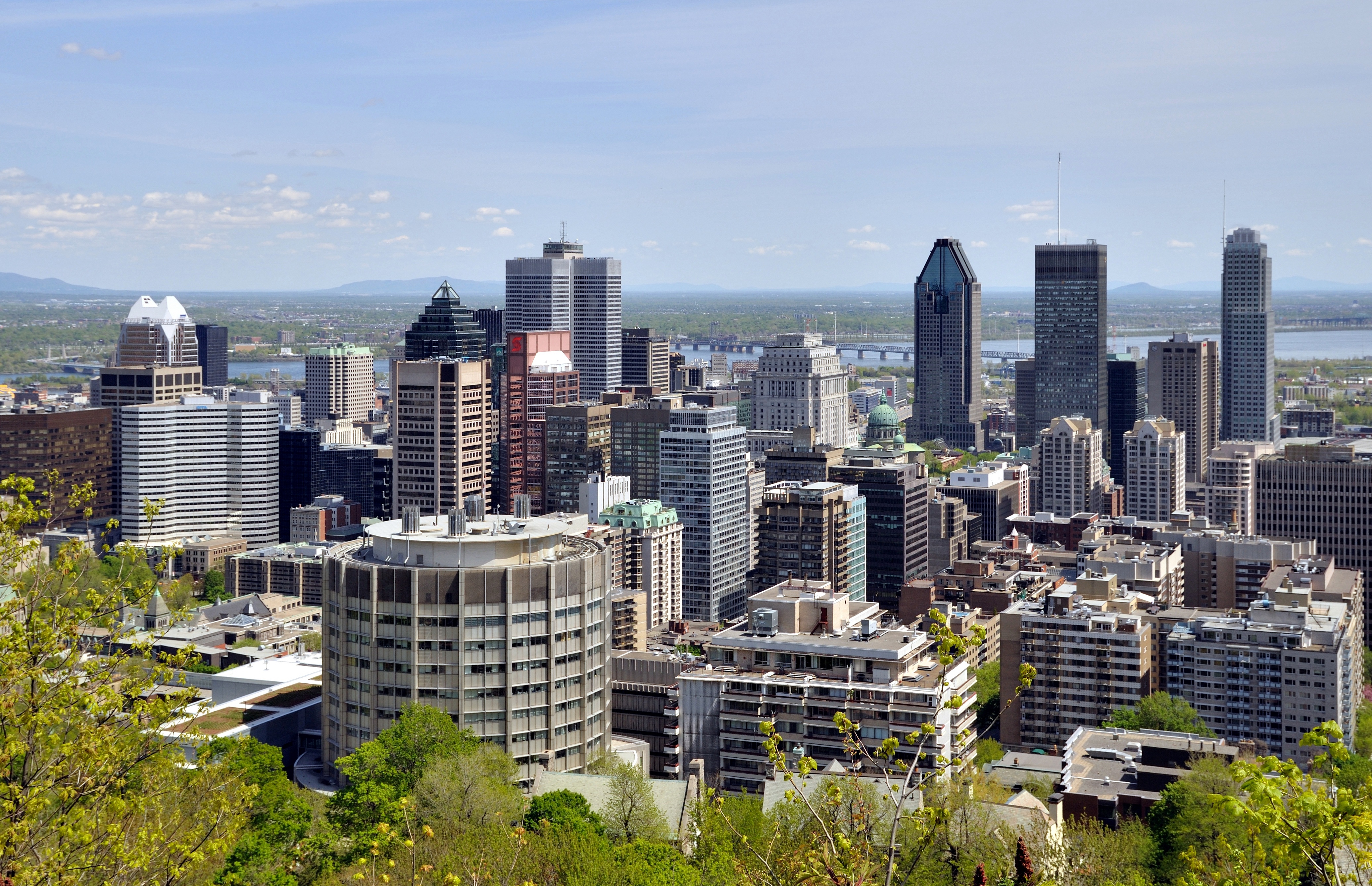 Montréal's skyline ITS Canada