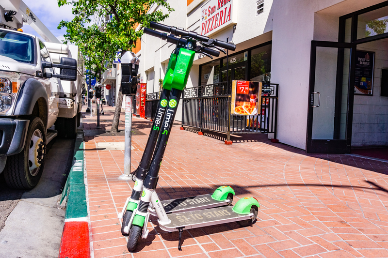 Lime scooters on the sidewalk in San Diego: maybe don’t try this in San José (Source: © Andrei Gabriel Stanescu | Dreamstime.com)