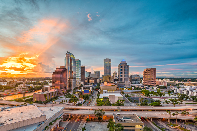 Tampa Florida traffic sustainable emissions © Sean Pavone | Dreamstime.com