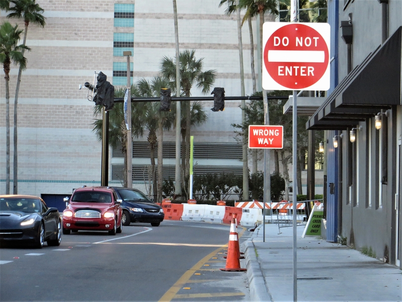 Florida Do Not Enter (© Ray Zacek | Dreamstime.com)