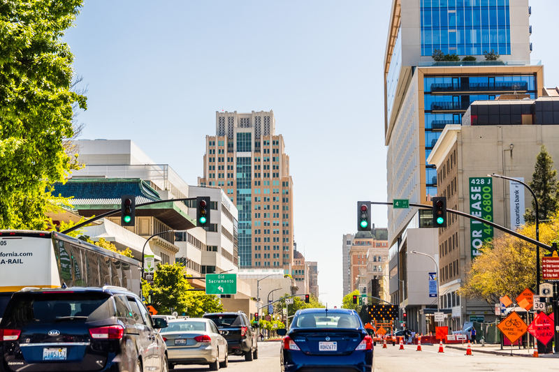 Sweep Sacramento bus lane enforcement © Andreistanescu | Dreamstime.com