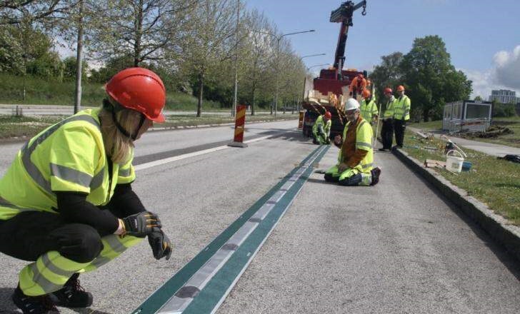 Installation of the electric rail along Getingevägen in Lund © Elonroad