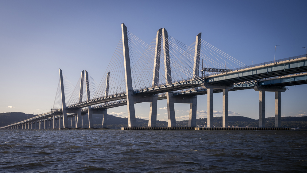 The ITS system and variable messaging signs are not limited to the roadway: a shared-use bike and pedestrian path, opened in summer 2020, also alerts users to rules and closures  © HDR