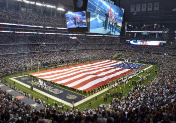 Dallas Cowboys Texas Arlington workzone © Raycan | Dreamstime.com