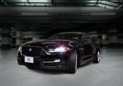 qnx-jaguar-garage-ces2017_31284208343_o.jpg