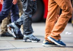 QUT reckons flashing LED lights could help solve distracted walking (© Irstone | Dreamstime.com)