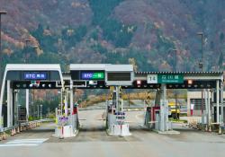 Japan is to shut down toll collection booths in phases, starting with those that have a high usage rate of ETC cards (© Alan5766 | Dreamstime.com)