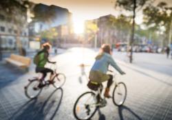 Cycling urban mobility active travel decarbonisation © Andreusk | Dreamstime.com