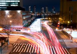 Traffic signal priority bus traffic USA AI transit © Mykhailo Pavlov | Dreamstime.com