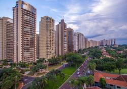 Smart city Brazil traffic signage © Maílson Pignata | Dreamstime.com