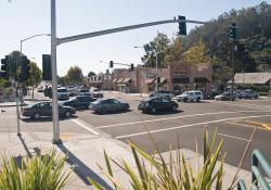 Crossroad with Intersection Violation Warning system 