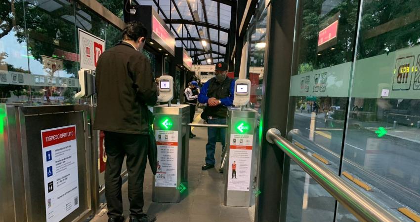 Mexico City contactless transit tap and ride Visa Conduent (image credit: Mexico City Metrobús)