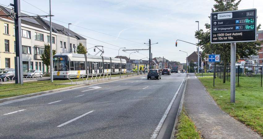 Be-Mobile traffic guidance system parking LED displays Ghent Belgium Q-lite