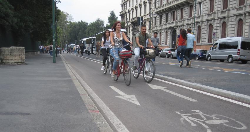 Milan cycling infrastructure investment liveable cities 15-minute city decarbonisation © David Arminas | World Highways