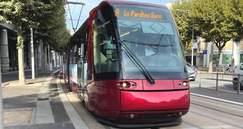 Clermont-Ferrand tap-to-pay public transit decarbonisation 