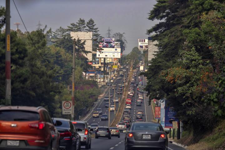 Guatemala Ecuador Peru Argentina traffic signal urban © Vladislav Jirousek | Dreamstime.com