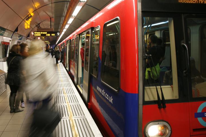 London Docklands driverless automated light rail © Anizza | Dreamstime.com