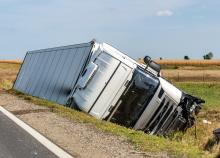 Truck overload crash collision © Valentyna Gupalo | Dreamstime.com