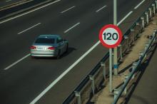 Tráfico Spanish horses speed limit Madrid © Marcello Celli | Dreamstime.com